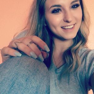 Meet your Posher, Hailey